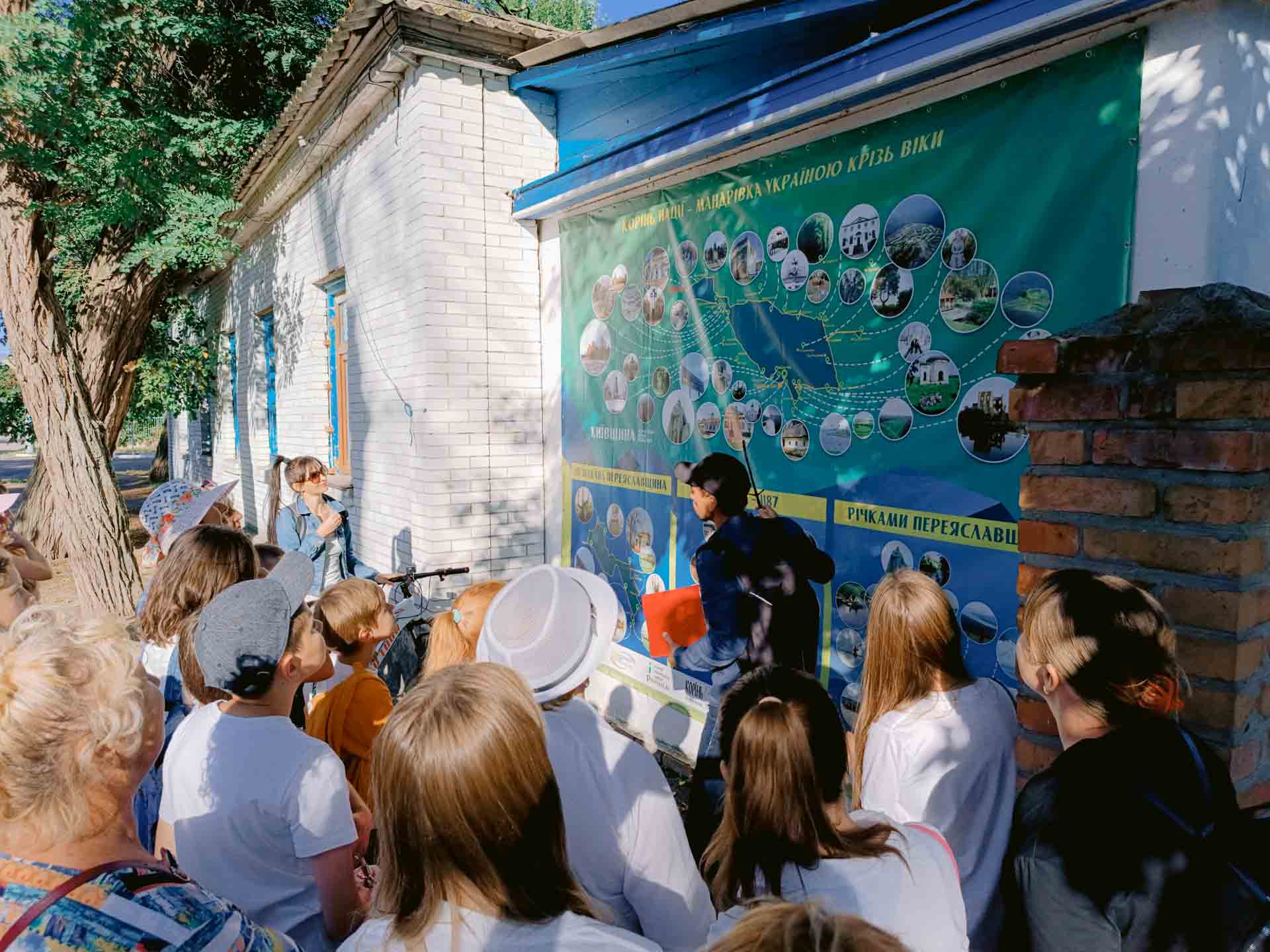 У Переяславі влаштували безкоштовну екскурсію середмістям: як це було та хто долучився