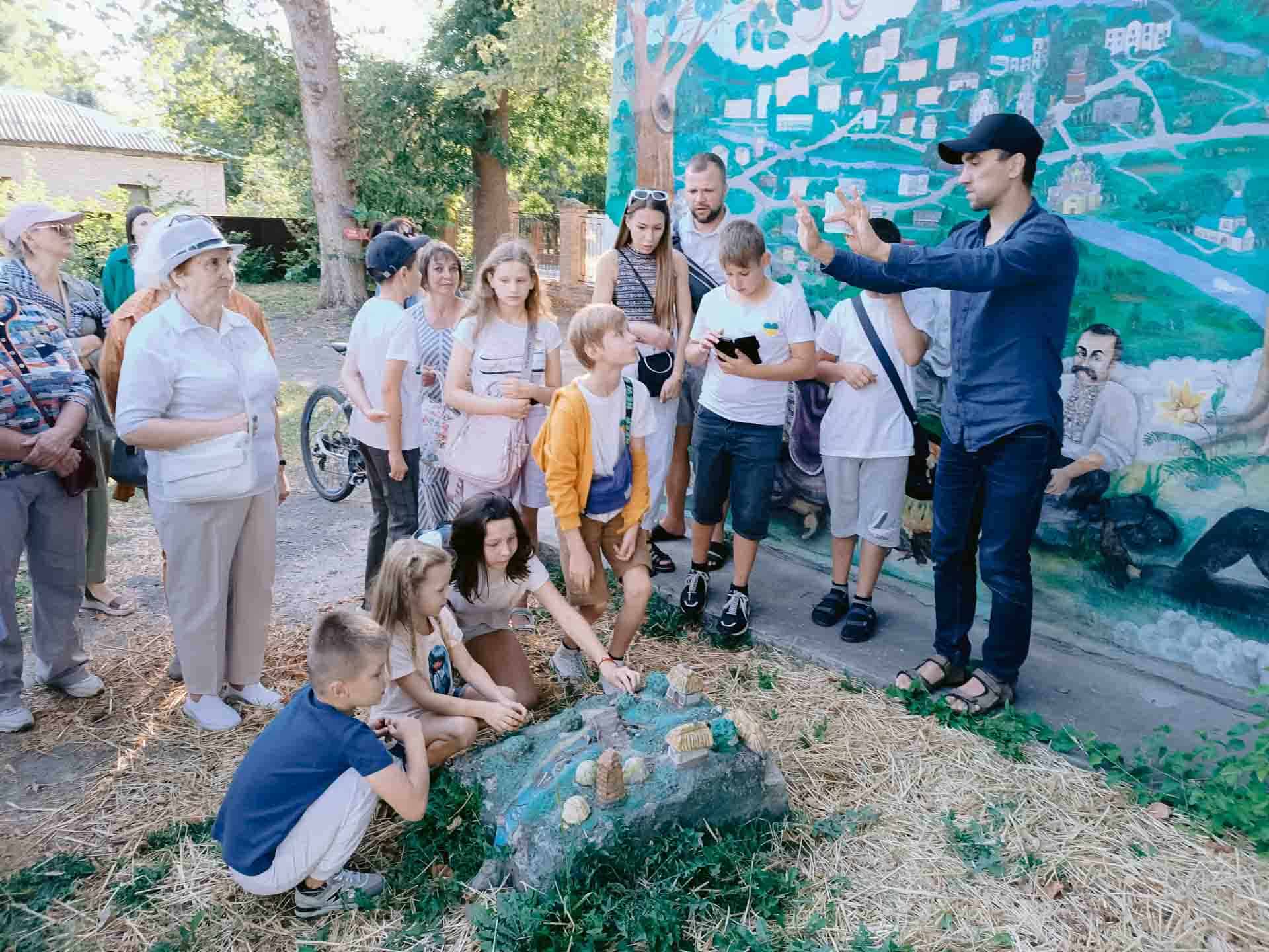 У Переяславі влаштували безкоштовну екскурсію середмістям: як це було та хто долучився