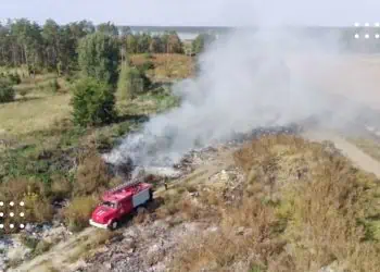 У Циблях рятувальники гасили пожежу близько п’яти годин: фото та відео з місця загорання