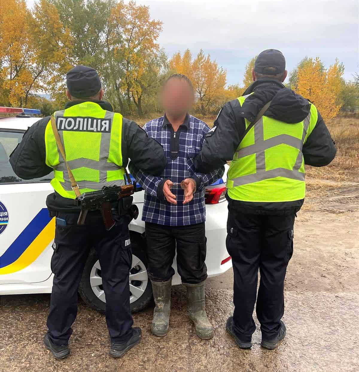 Стріляв та погрожував гранатою: поліція Київщини повідомила про підозру зловмиснику-переяславцю