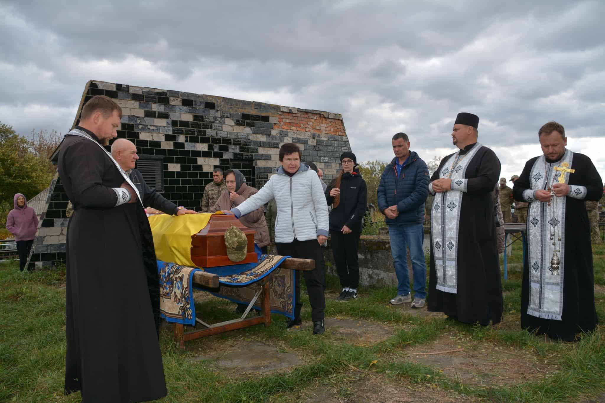 На Переяславщині попрощалися з воїном Володимиром Гордієнком, який загинув у Харківській області