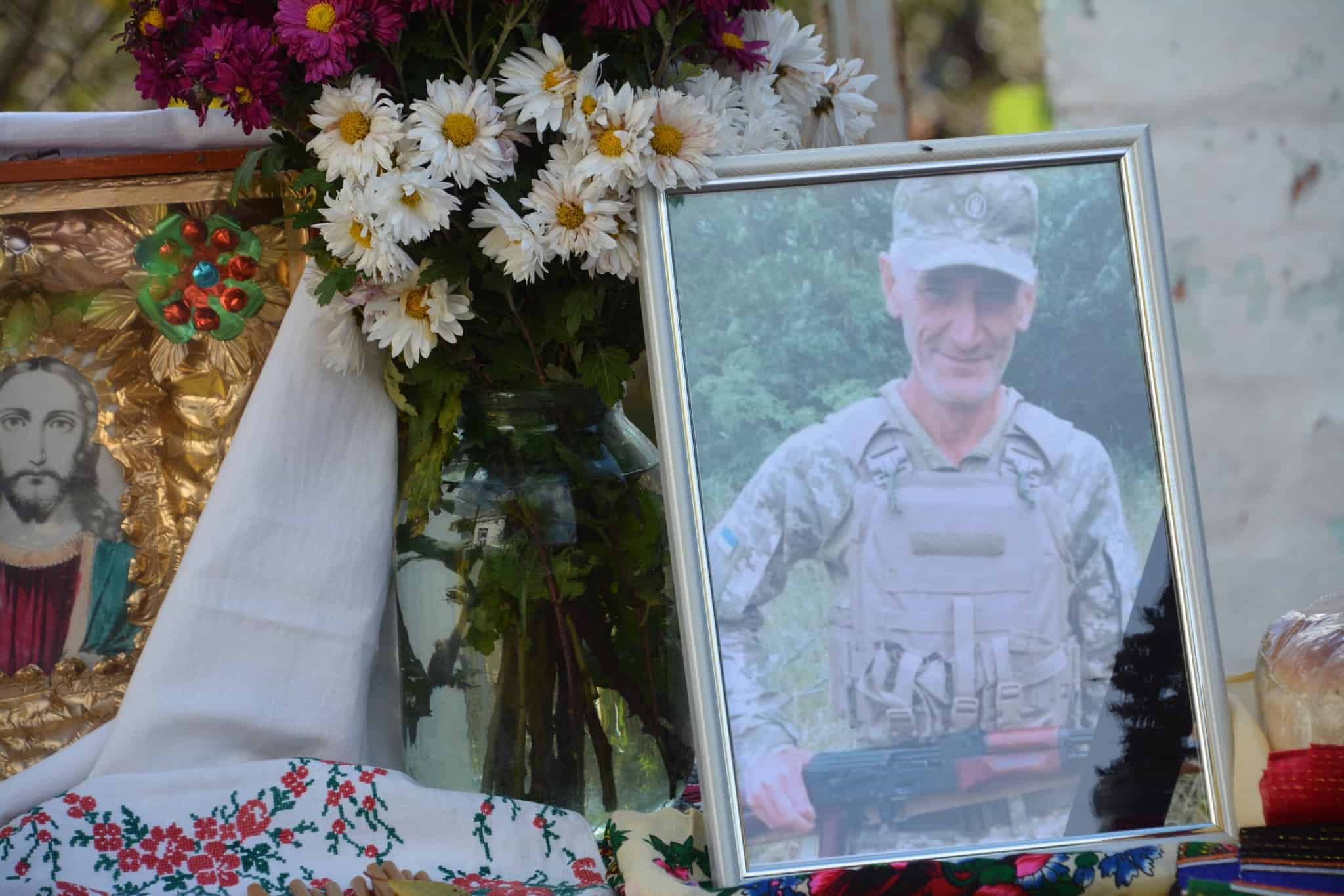 На Переяславщині попрощалися з воїном Володимиром Гордієнком, який загинув у Харківській області