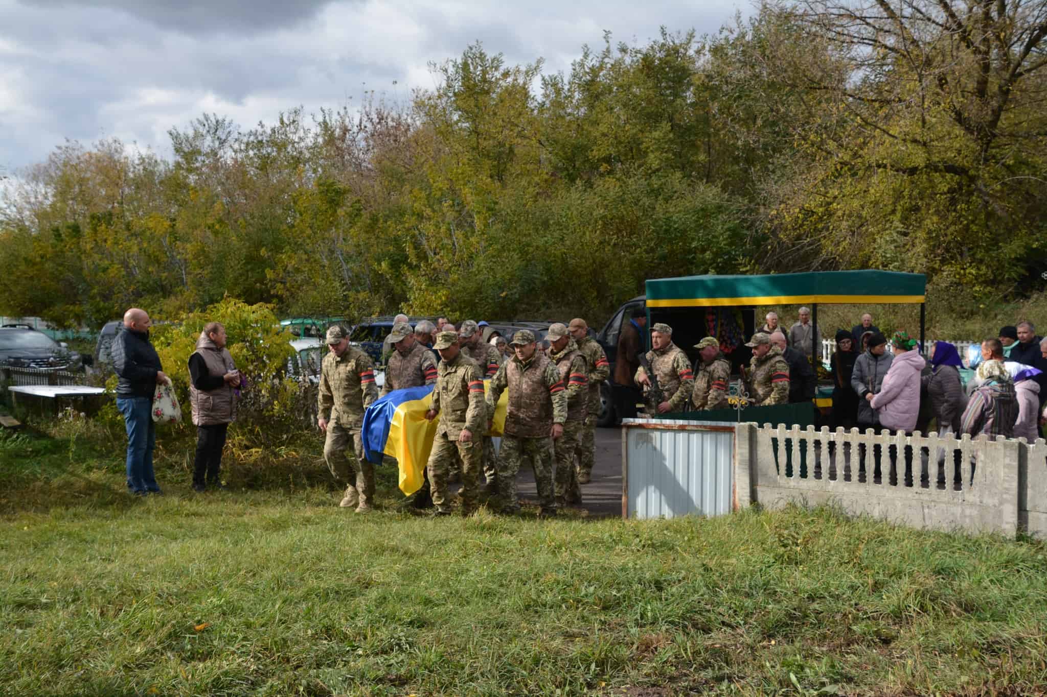 На Переяславщині попрощалися з воїном Володимиром Гордієнком, який загинув у Харківській області