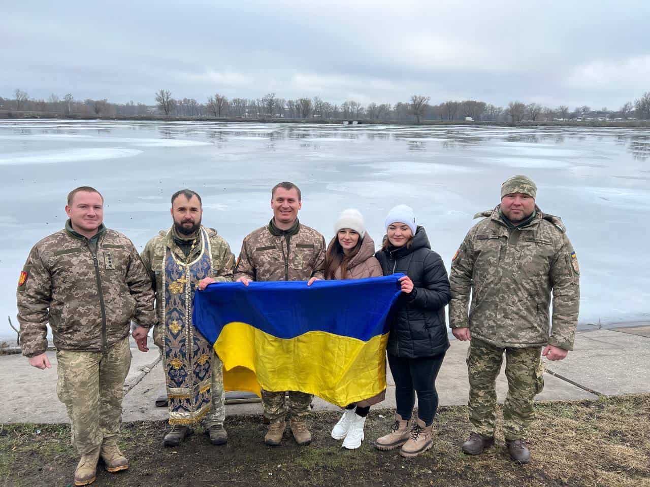 Військовий капелан із Переяслава Дмитро Волошин підтримує бійців і вінчає закоханих на передовій