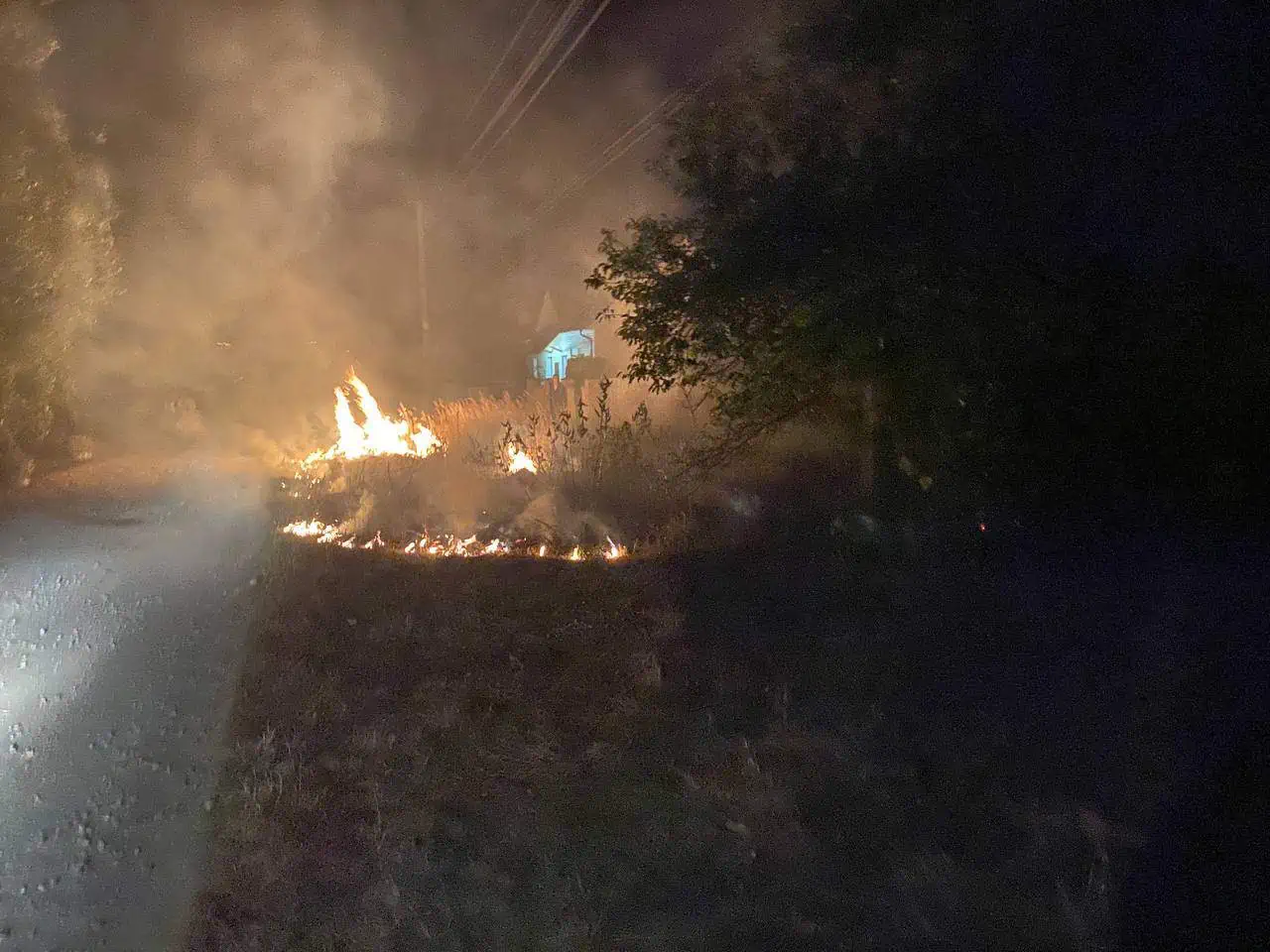 У четвер на Переяславщині сталась низка пожеж: у населених пунктах горів трав'яний настил й була загроза будівлям ферми