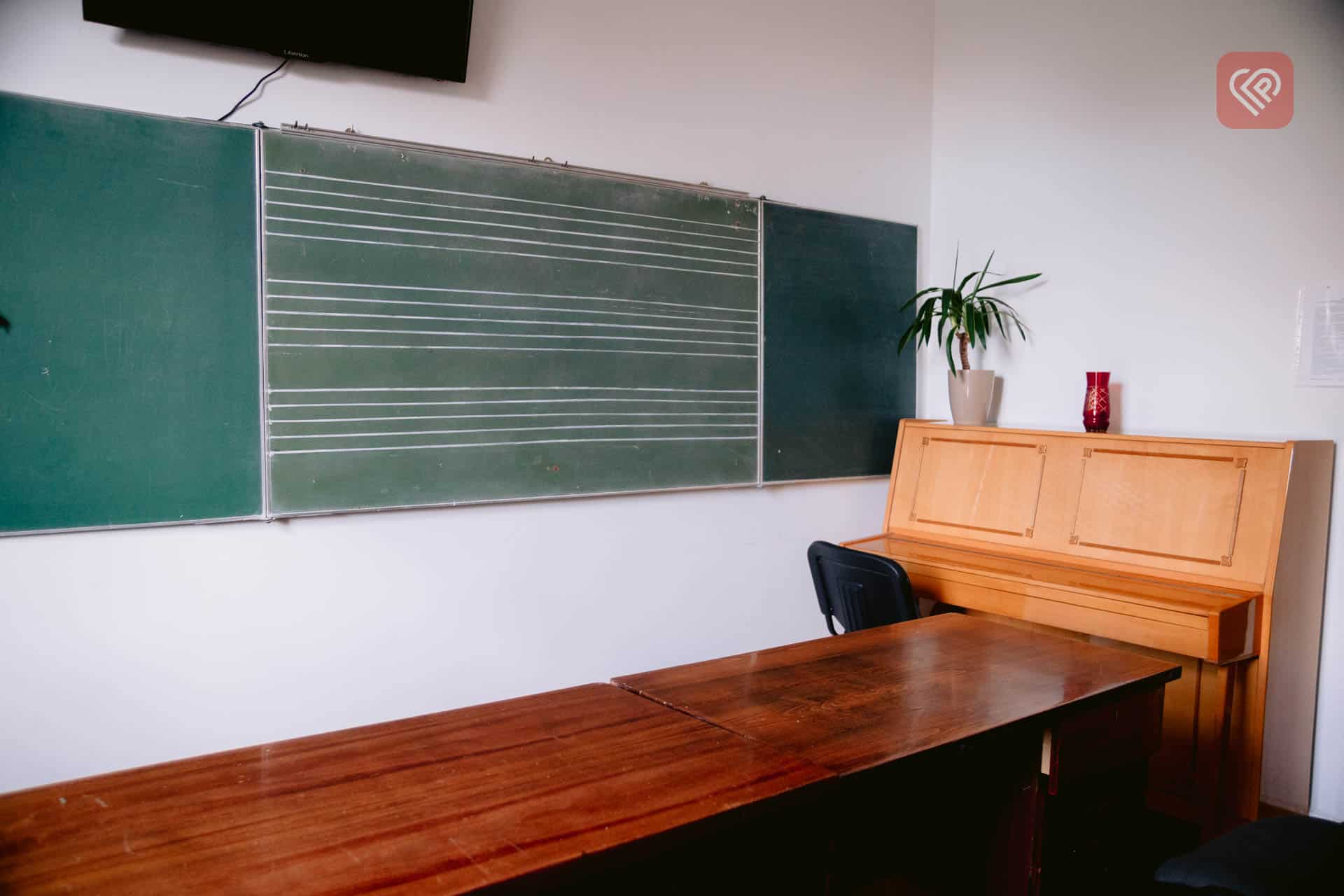 «Коли стало модним усе українське, багато дітей захотіли грати на бандурі й сопілці»: як працює музична школа в Переяславі