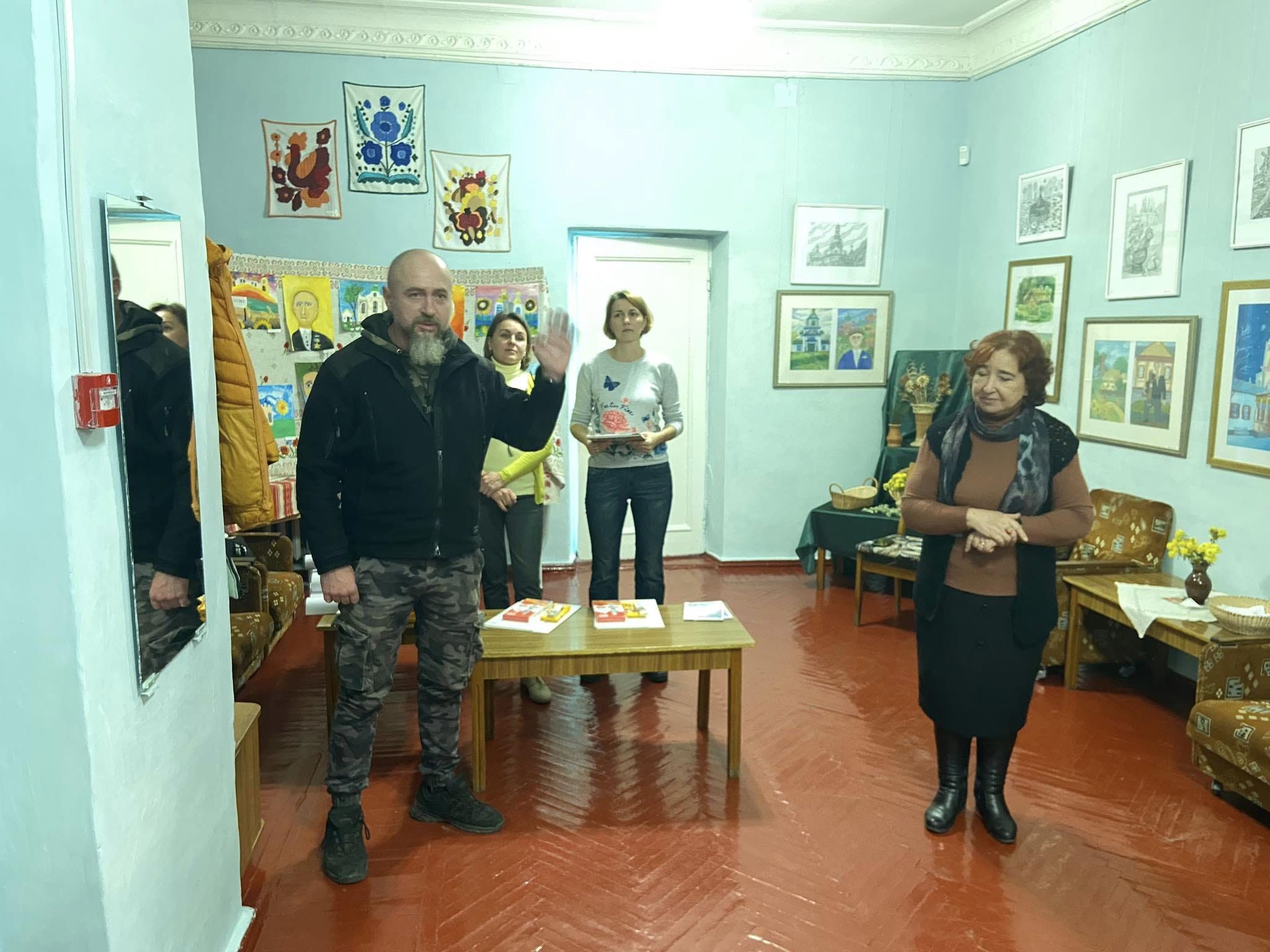 Вихованці Переяславської художньої школи отримали подарунки від її випускників-військовослужбовців