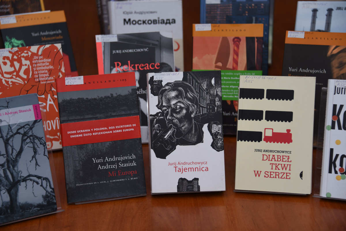 У Переяславі з'явилася колекція книг із архіву відомого українського письменника Юрія Андруховича: зберігатиметься вона у бібліотеці університету