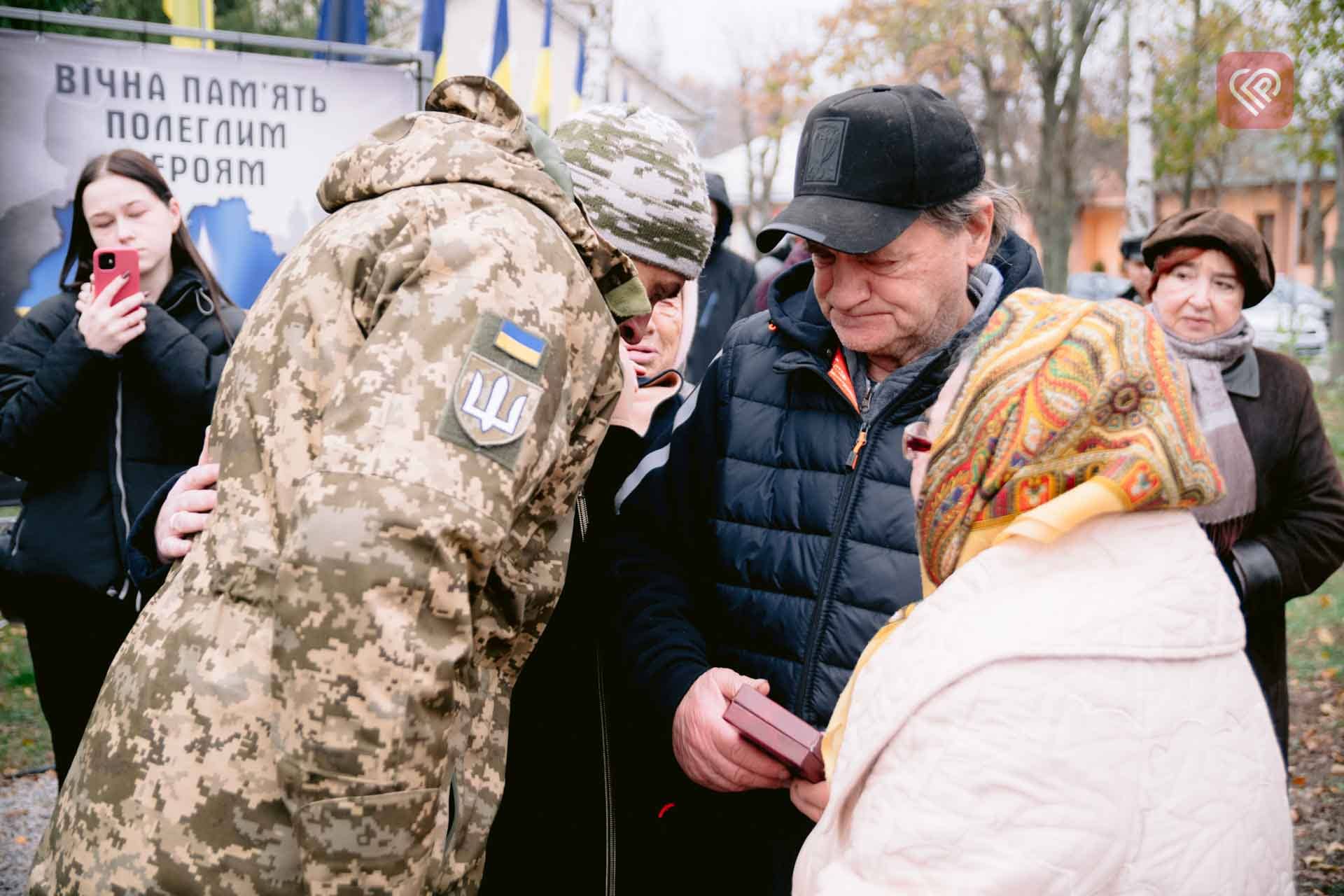 У Переяславі родині загиблого воїна Михайла Хрумала вручили орден «За мужність»