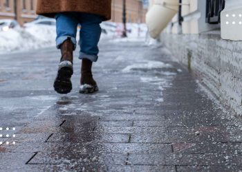 Мокрий сніг, мороз та ожеледиця: якою буде погода 11-13 грудня у Київській області