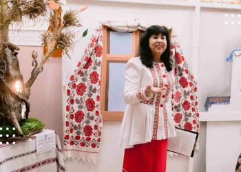 Майстриня Євгенія Демченко створила різдвяного дідуха, який представлятиме Переяславську громаду на обласному конкурсі