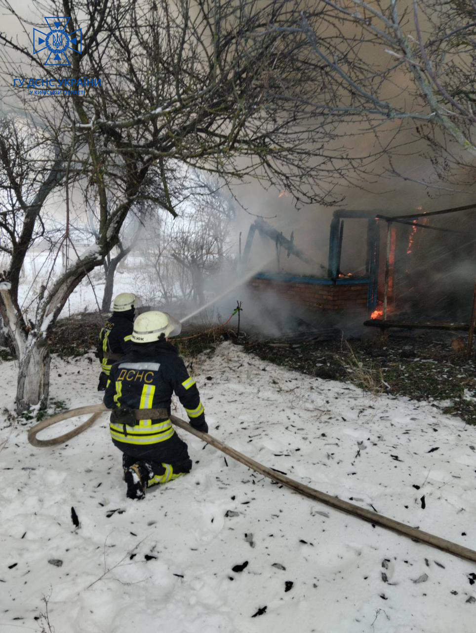 На Переяславщині загорівся приватний будинок: постраждали люди, які намагалися самотужки загасити пожежу