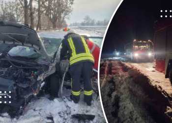 Переяславські рятувальники деблокували потерпілих з автівки й допомогли буксирувати автобус
