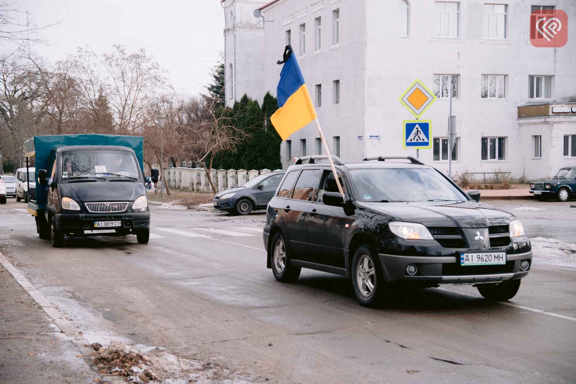 У той час, коли весь світ радіє різдвяним святам й веселиться, Україна плаче: у Переяславі провели в останню путь земляка Олександра Пилипенка, який загинув на війні з росією