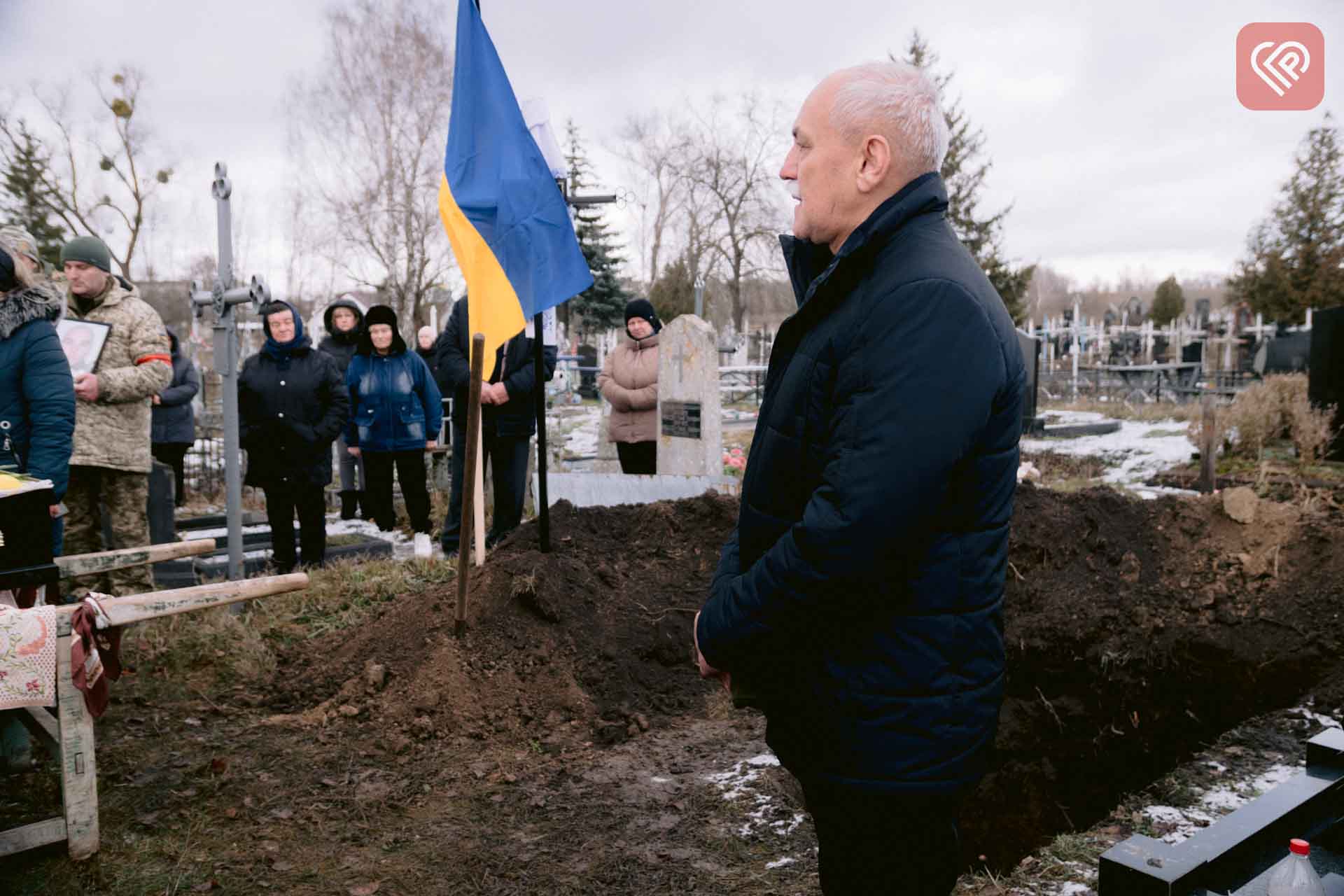 У той час, коли весь світ радіє різдвяним святам й веселиться, Україна плаче: у Переяславі провели в останню путь земляка Олександра Пилипенка, який загинув на війні з росією