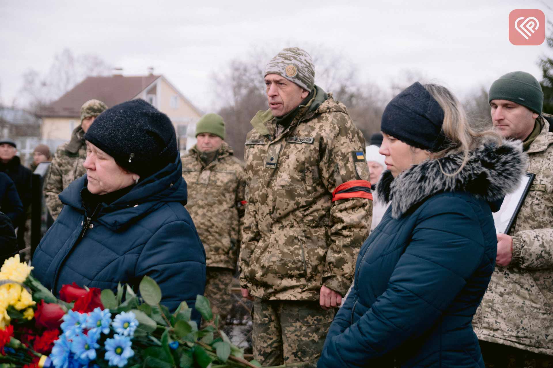 У той час, коли весь світ радіє різдвяним святам й веселиться, Україна плаче: у Переяславі провели в останню путь земляка Олександра Пилипенка, який загинув на війні з росією