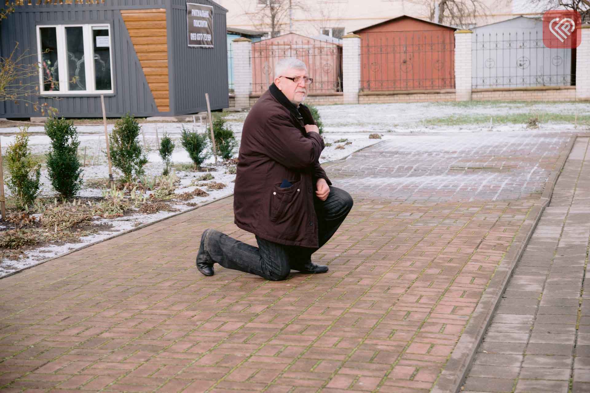 У той час, коли весь світ радіє різдвяним святам й веселиться, Україна плаче: у Переяславі провели в останню путь земляка Олександра Пилипенка, який загинув на війні з росією