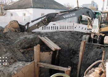 У Переяславі ремонтують каналізаційну мережу по вулиці Гімназійна: міський голова перевірив хід робіт