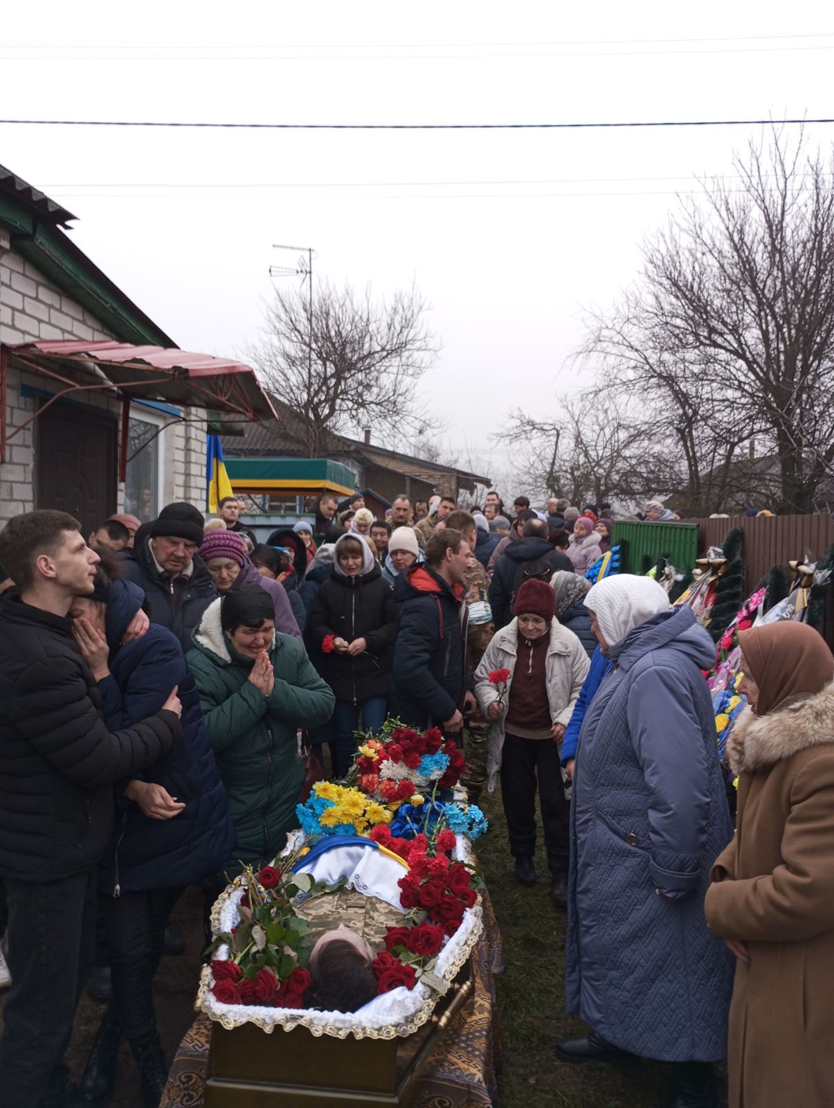 У Студениківській громаді провели в останню путь Героя Валентина Льодового