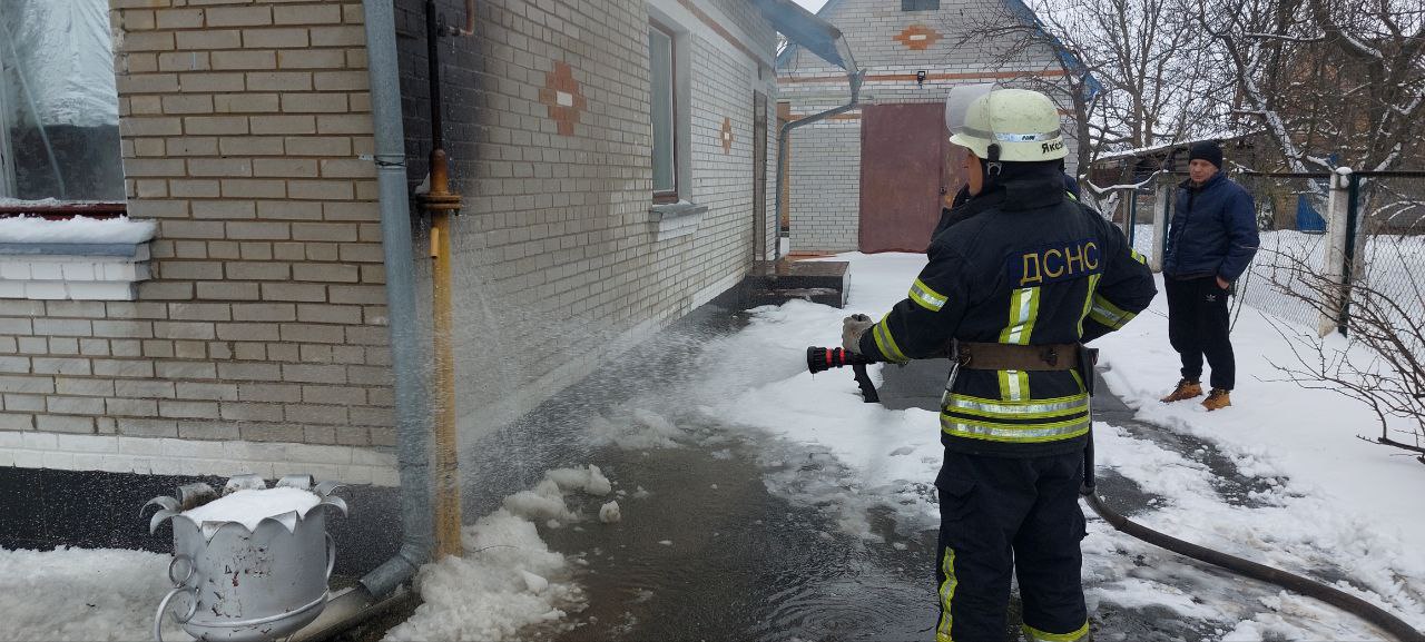 У Переяславі в приватному будинку сталася пожежа: загорівся газовий стояк