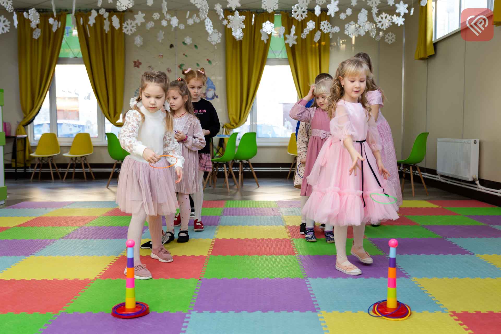 Незабутні дитячі вечірки та дні народження під ключ влаштовують у новому закладі «Kids PARTY Room»: у Переяславі його відкрила сім'я Романків