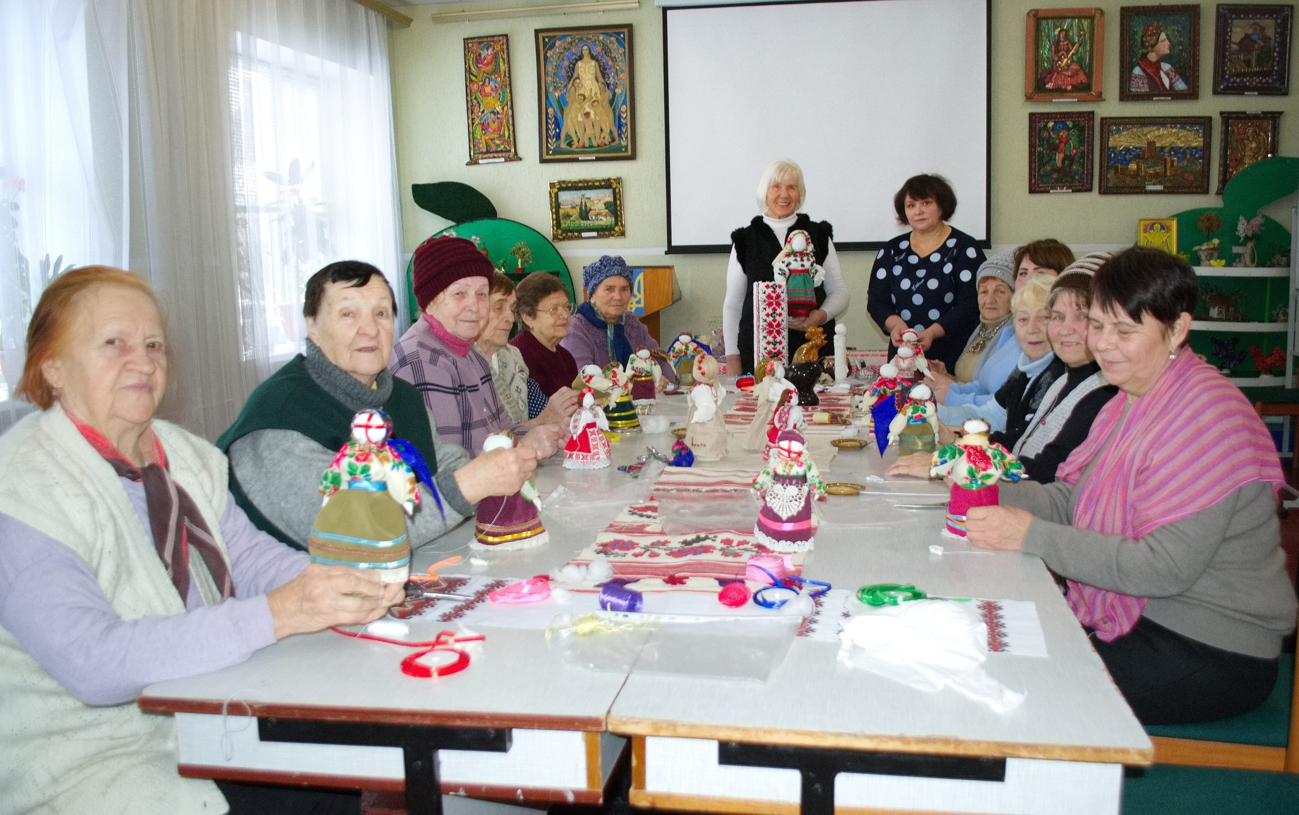 «Найбільше вони боялися повторення війни»: два роки волонтери піклувалися про жертв нацизму в Переяславі та передали їм ліків на 84 тисячі гривень