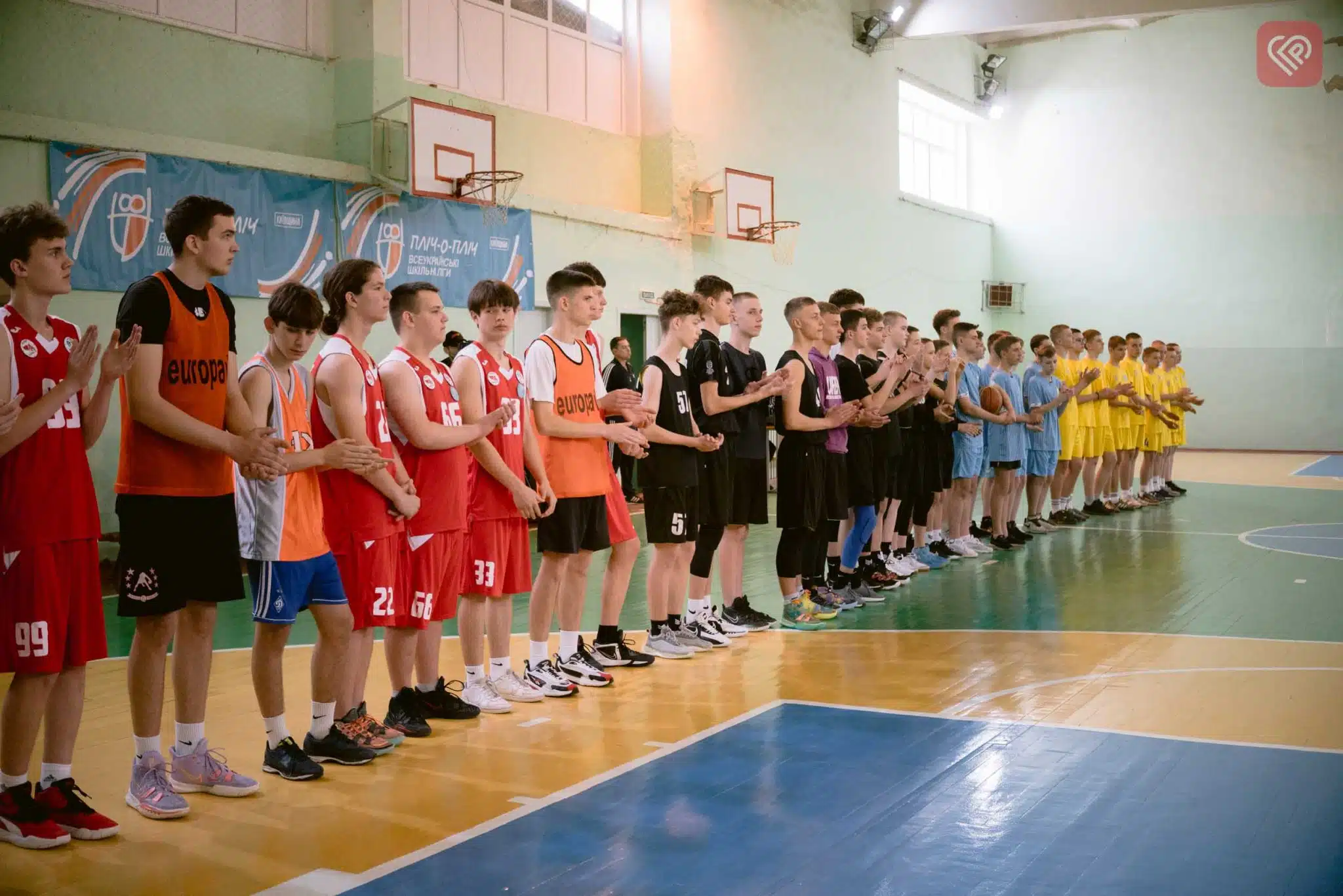 Команда переяславського ліцею імені Володимира Мономаха з баскетболу перемогла у півфіналі районного етапу «Всеукраїнських шкільних ліг пліч-о-пліч»