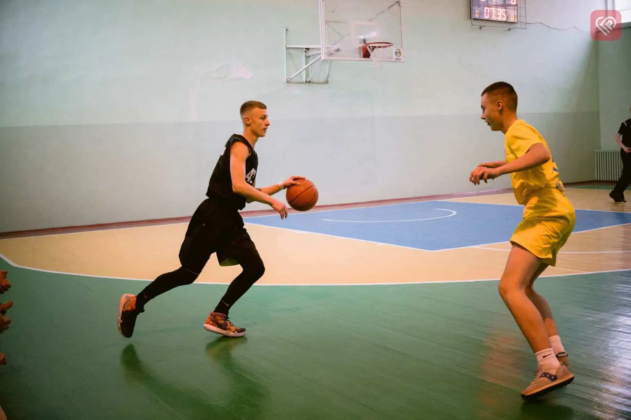 Команда переяславського ліцею імені Володимира Мономаха з баскетболу перемогла у півфіналі районного етапу «Всеукраїнських шкільних ліг пліч-о-пліч»