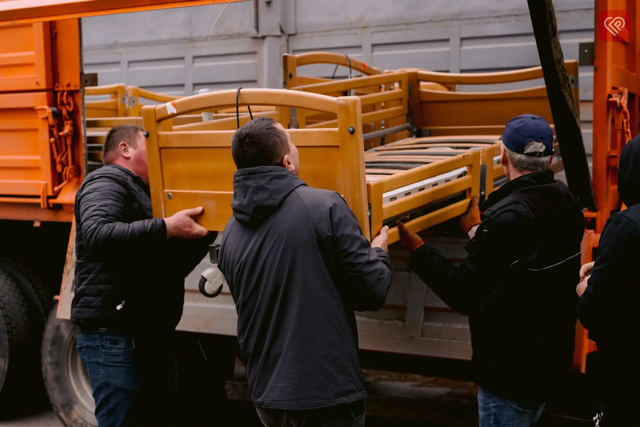 Родина Ярем подарувала переяславській лікарні багатофункціональні ліжка