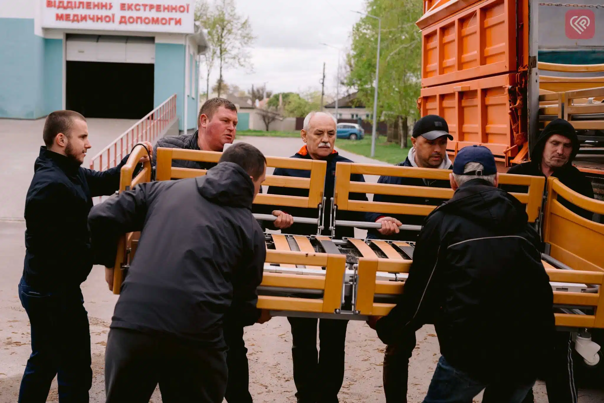Родина Ярем подарувала переяславській лікарні багатофункціональні ліжка