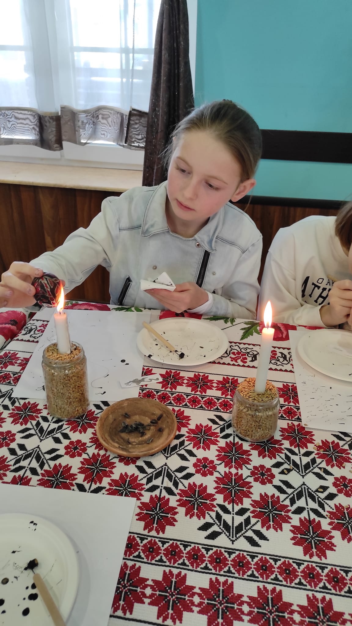 У Переяславі діє Великодня майстерня: дітей навчають робити писанки та мальованки