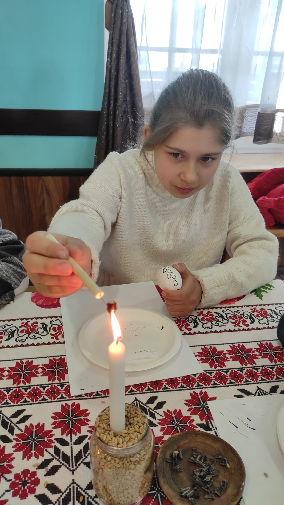 У Переяславі діє Великодня майстерня: дітей навчають робити писанки та мальованки
