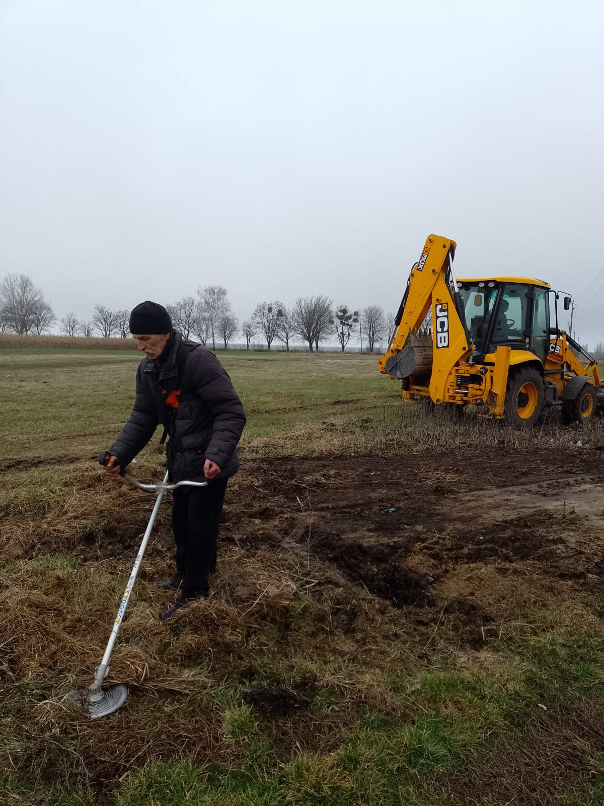 Велика весняна толока на Переяславщині: жителі облагороджують свої громади та діляться фото