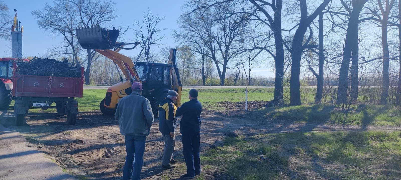 Велика весняна толока на Переяславщині: жителі облагороджують свої громади та діляться фото