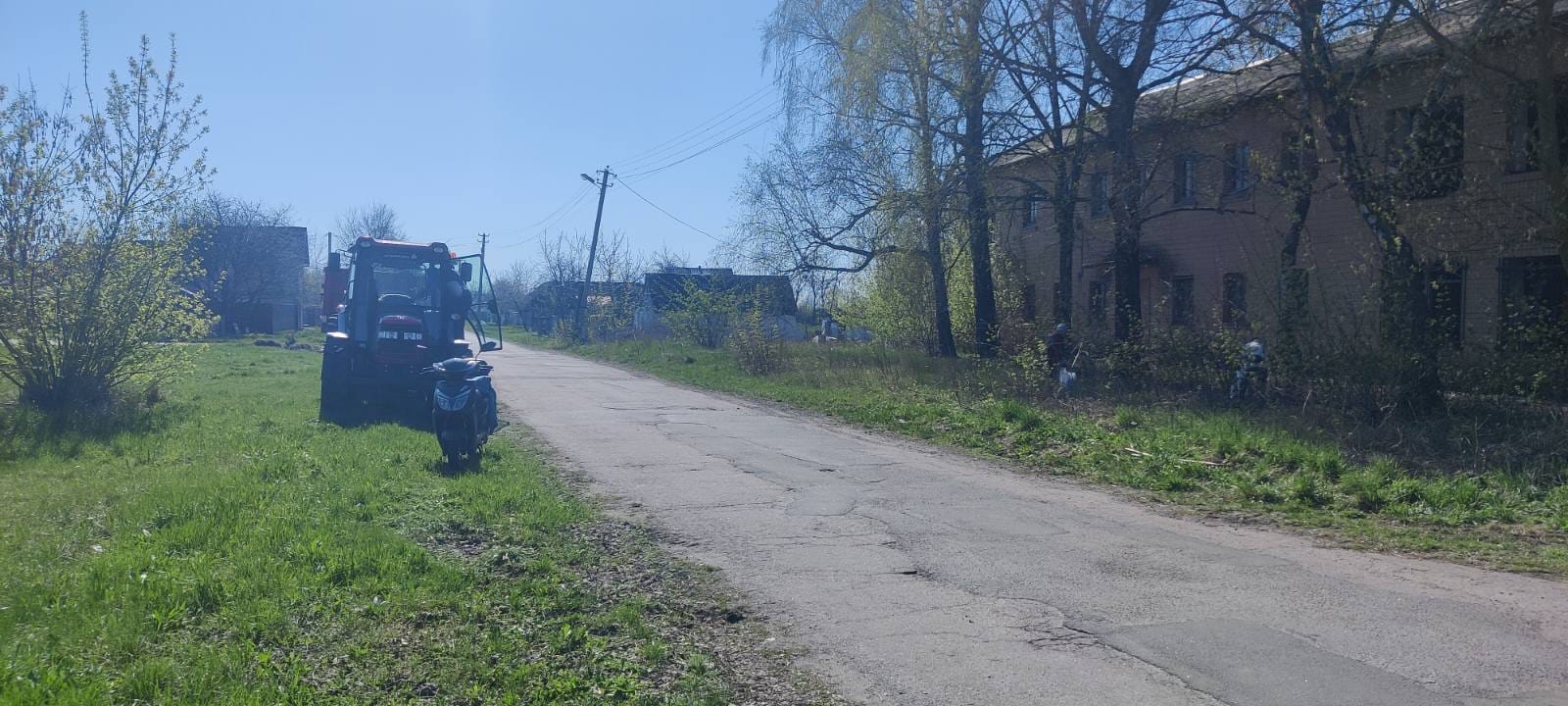 Велика весняна толока на Переяславщині: жителі облагороджують свої громади та діляться фото