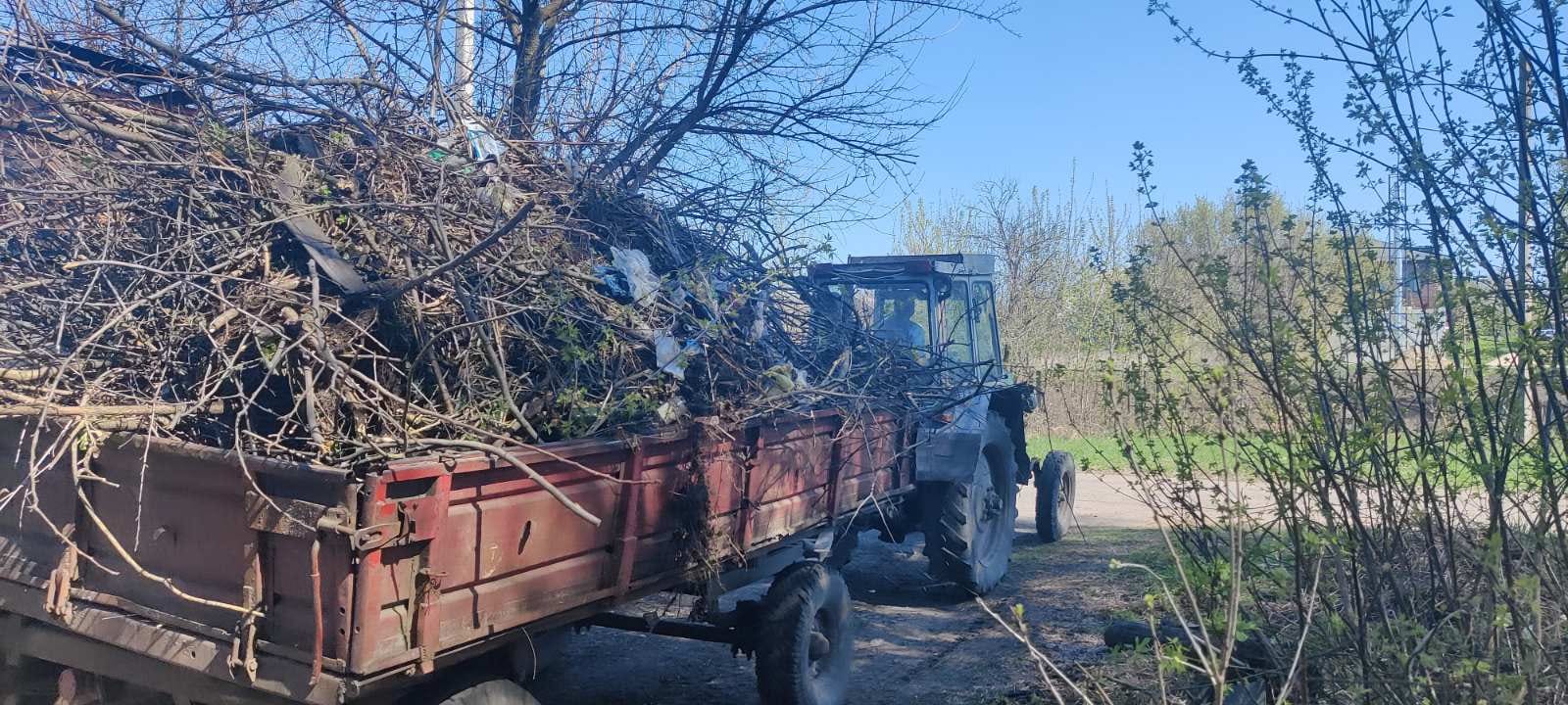 Велика весняна толока на Переяславщині: жителі облагороджують свої громади та діляться фото