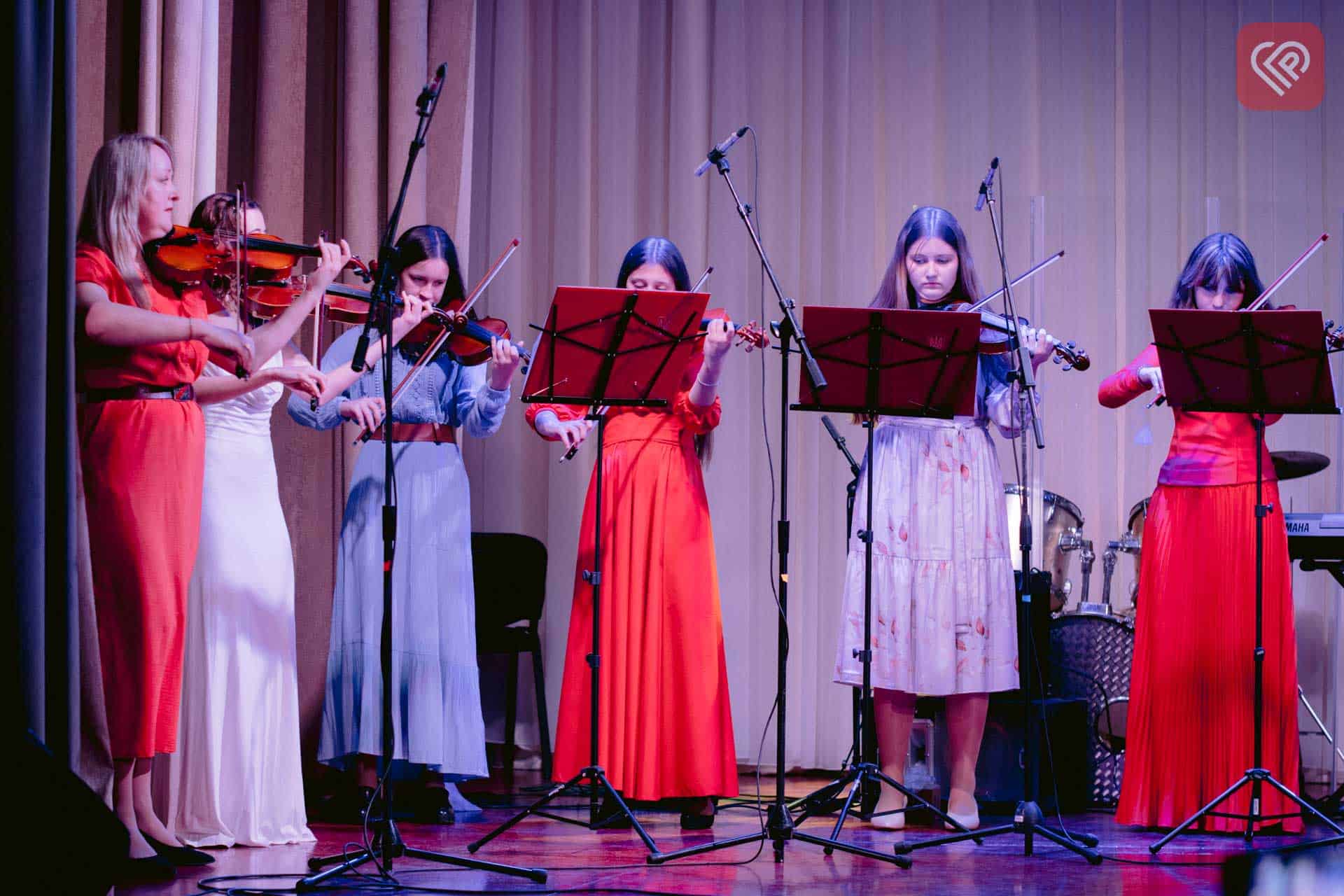 У Переяславі відбувся великий звітний концерт учнів мистецької школи імені Павла Сениці (фоторепортаж)