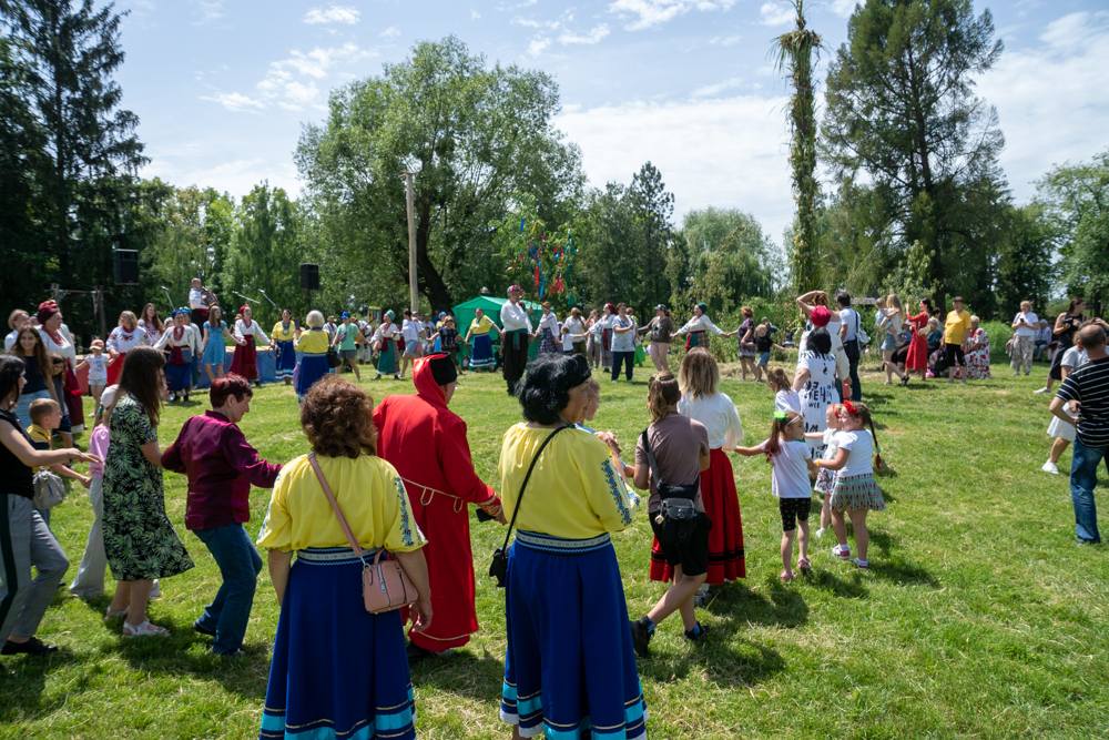 На Зелену неділю у Музеї просто неба співали, ярмаркували і збирали кошти для пораненого воїна з Переяслава