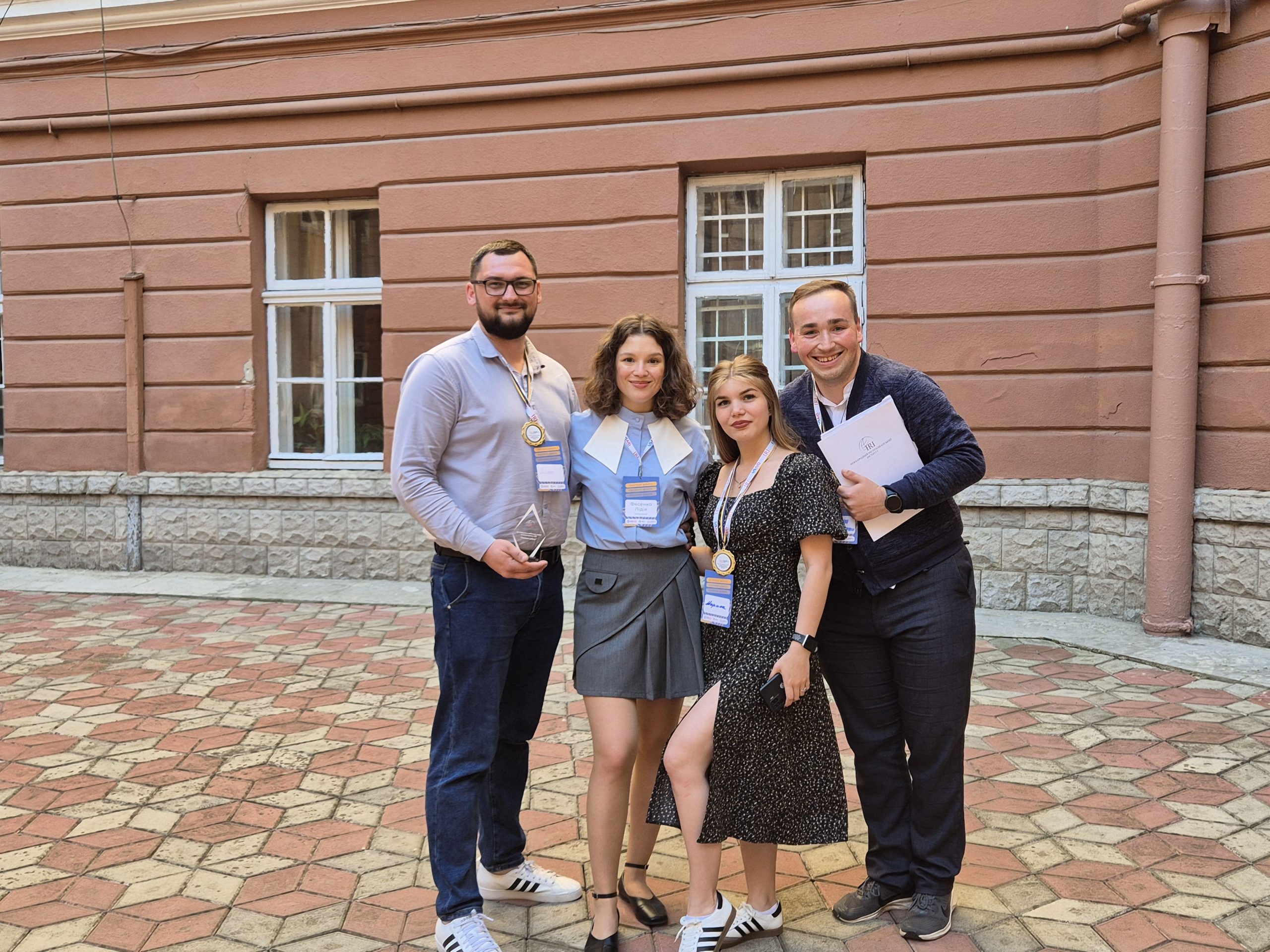 Представники Переяславської громади повернулися з нагородами із фінального турніру проєкту «Політичні дебати» в Івано-Франківську
