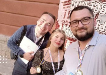 Представники Переяславської громади повернулися з нагородами із фінального турніру проєкту «Політичні дебати» в Івано-Франківську