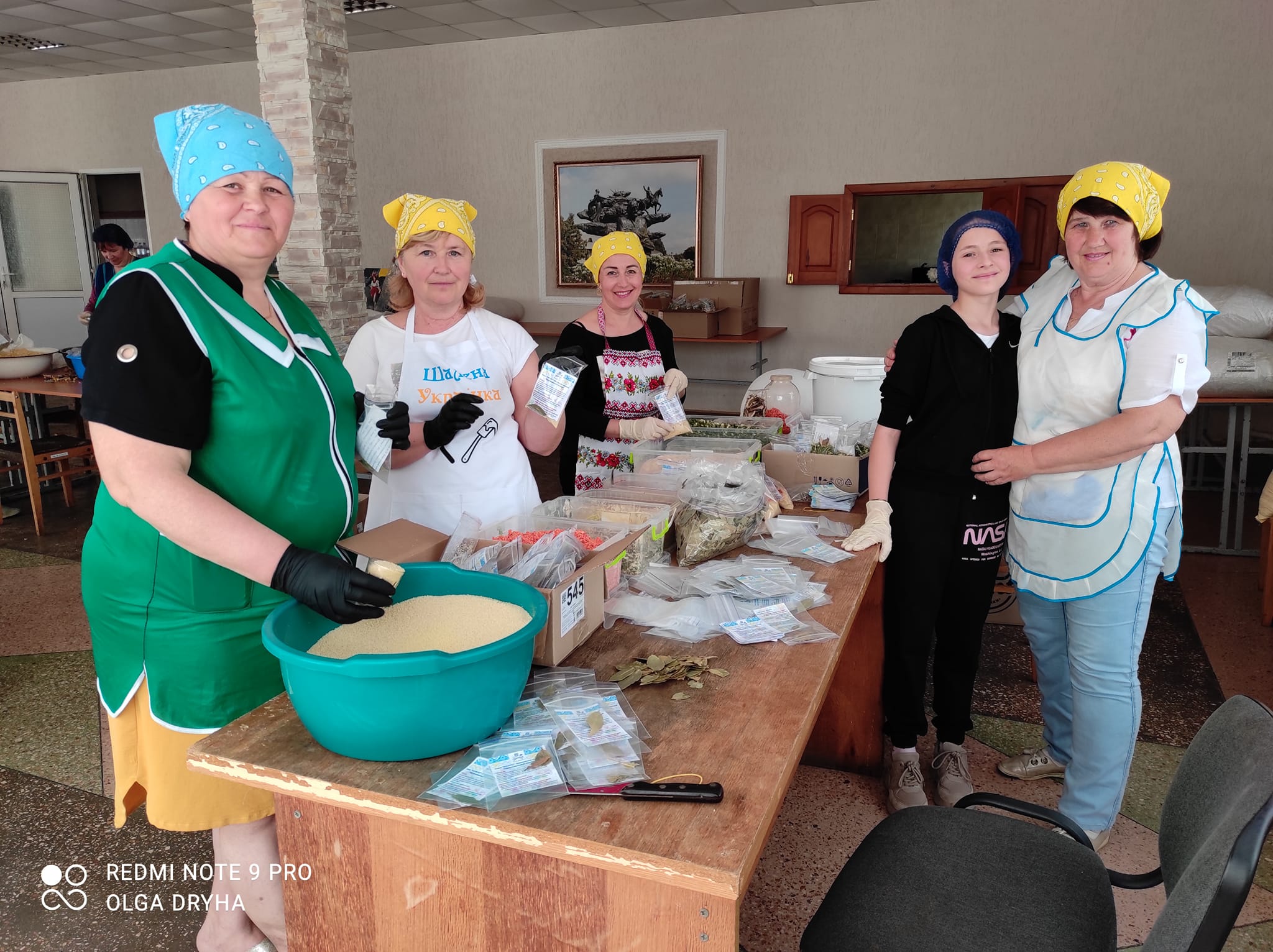 У переяславській гімназії зібрали кошти на підтримку ЗСУ: військовим передадуть вітамінні перекуси та каші швидкого приготування