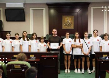 Команда з баскетболу Переяславського ліцею отримала від КОДА сертифікати на відпочинок в одному із оздоровчих закладів України