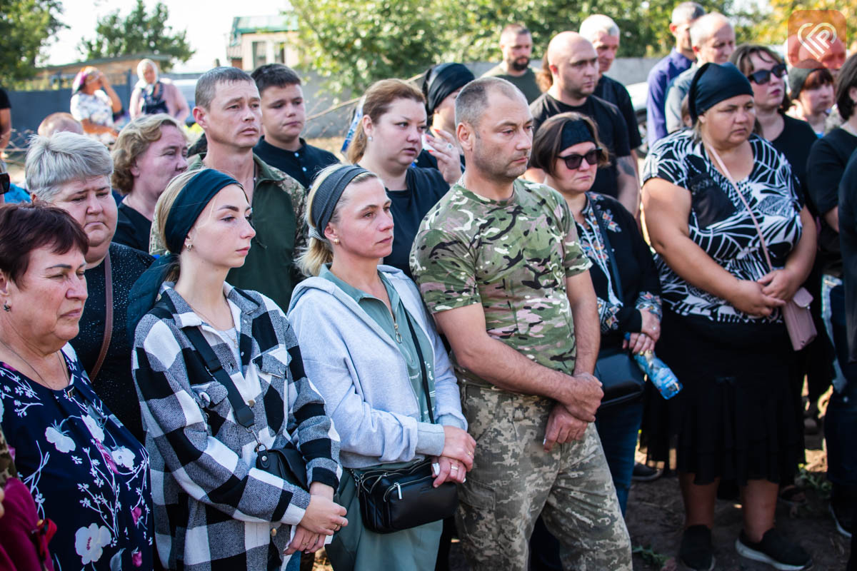 У Переяславській громаді попрощалися з 34-річним воїном Сергієм Нікітіним