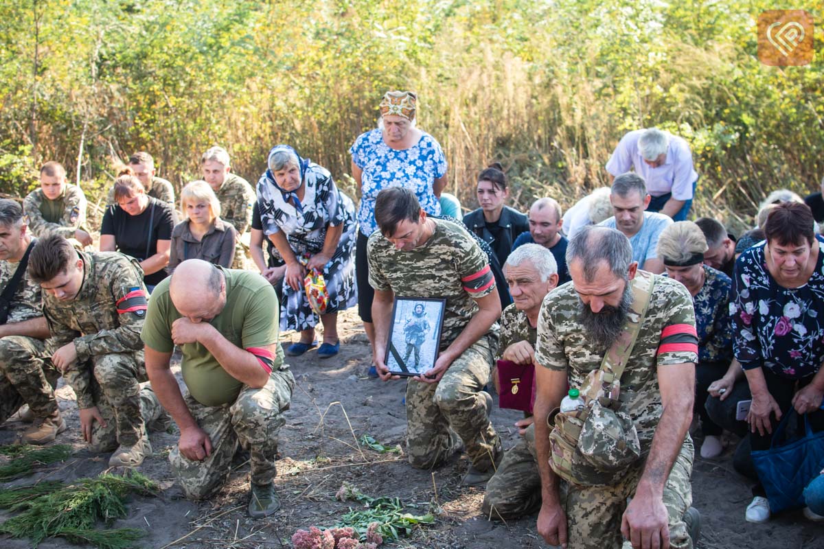 У Переяславській громаді попрощалися з 34-річним воїном Сергієм Нікітіним