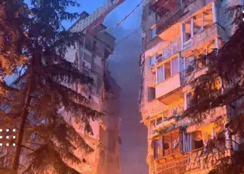 У Києві та області внаслідок масованої нічної атаки є руйнування та постраждалі