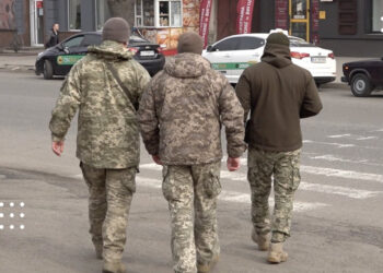 У Раді пропонують карати цивільних позбавленням волі за образу чи погрози військовослужбовцям