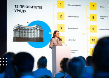В Україні анонсували підвищення зарплат для лікарів до 35 тисяч гривень