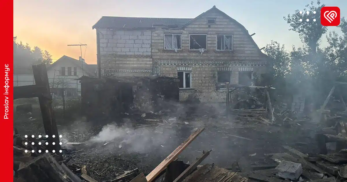 Внаслідок нічної атаки на Бориспільщині пошкоджено близько десяти гаражів