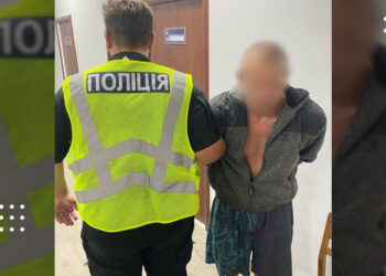 На Київщині затримали 40-річного вітчима, який зґвалтував 12-річну дівчинку