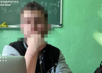 Педагогу з Борисполя загрожує довічне позбавлення волі за сексуальне насильство над учнями та знімання порнографії